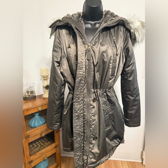 Apt 9 Hooded Parka. Color: Olive. Size L - Picture 4 of 13